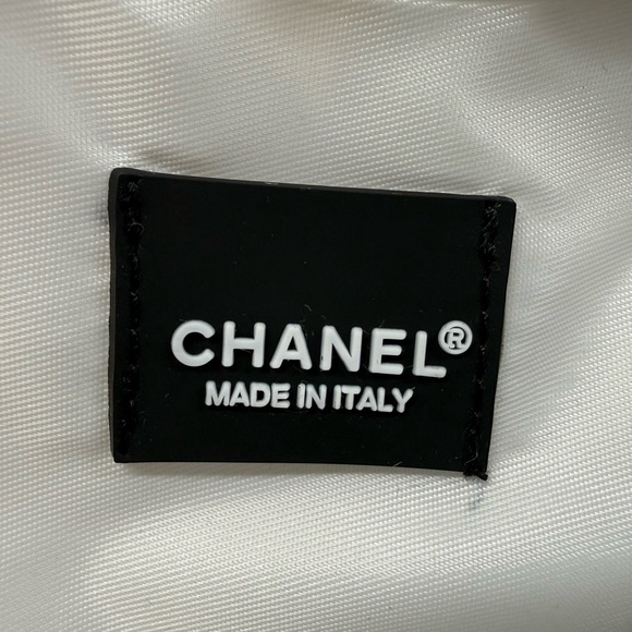 GWP Chanel White Tote/Cosmetic Bag - Picture 3 of 13